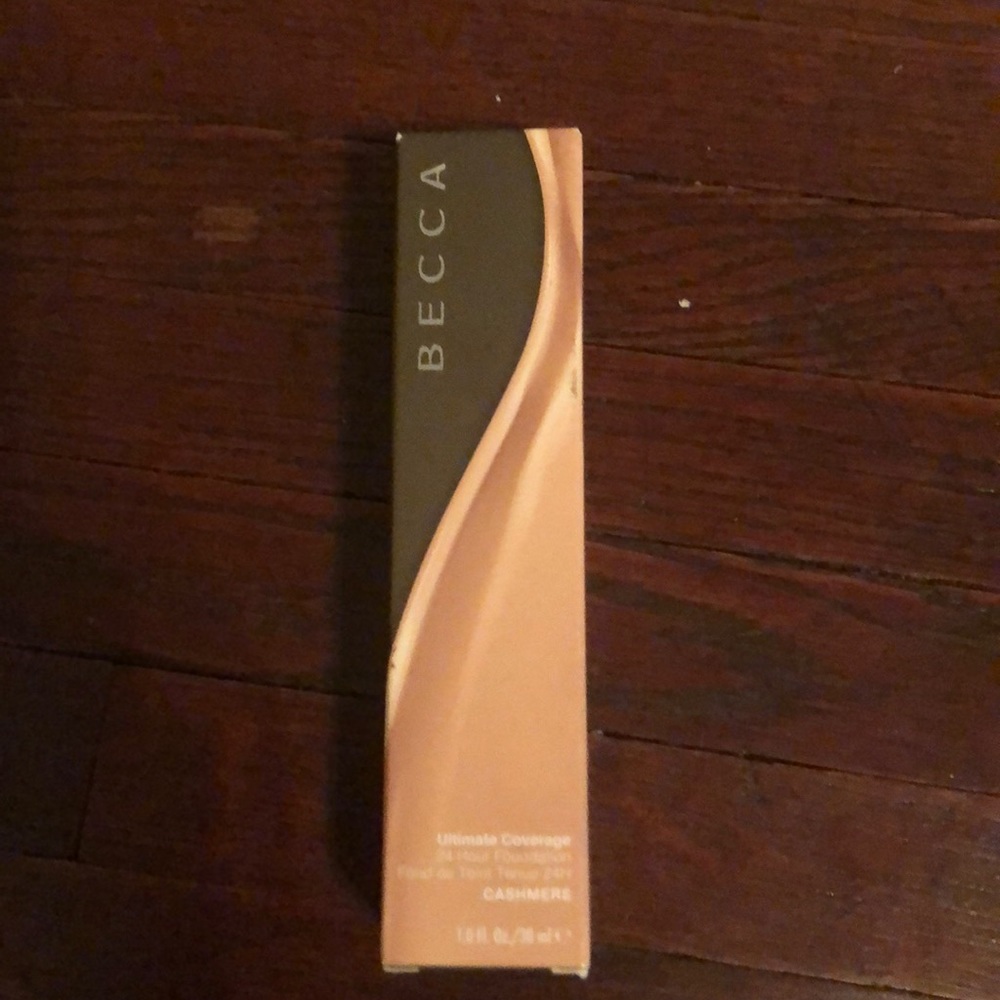 Becca 24 Hour Foundation in Cashmere